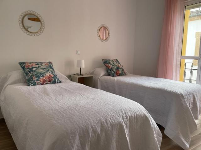 Apartamentos Turisticos Los Barruecos กาเซเรส ภายนอก รูปภาพ