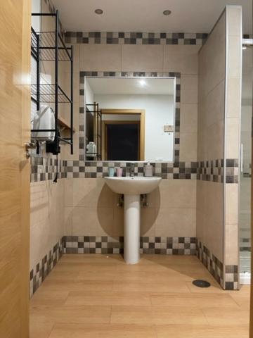Apartamentos Turisticos Los Barruecos กาเซเรส ภายนอก รูปภาพ