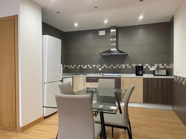 Apartamentos Turisticos Los Barruecos กาเซเรส ภายนอก รูปภาพ